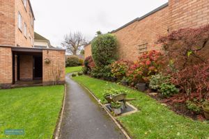 Communal Gardens- click for photo gallery